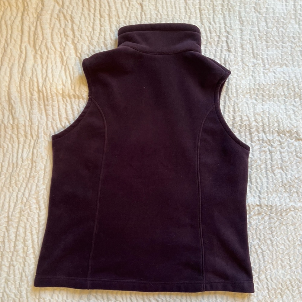 Columbia- Zip- up Fleece Vest with pockets- Deep Purple- XL - Picture 6 of 7